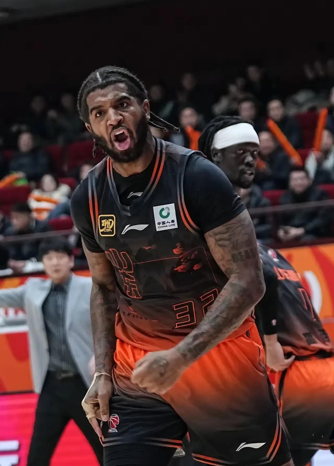 英雄联盟赔率-包含深圳男篮发布备战花絮；关键时刻篮板制胜；NBA季后赛任务艰巨；数据趋势出现新变化的词条